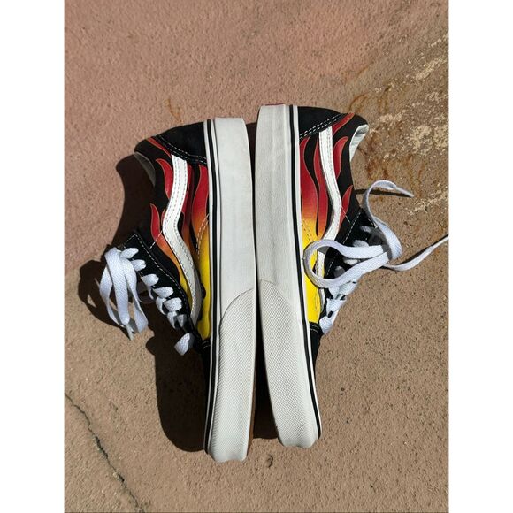 Vans Knu Skool Skate Shoe - Black / Red, Yellow Flame Size 4 - Picture 5 of 10
